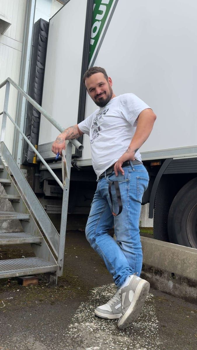 Zahir - Rencontre gay à La Tine Profil de Zahir, 29 ans, Rencontre gay à La Tine (Vaud)