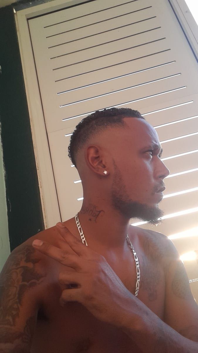 Casimiro - Rencontre gay à Coire Profil de Casimiro, 32 ans, Rencontre gay à Coire (Grisons)