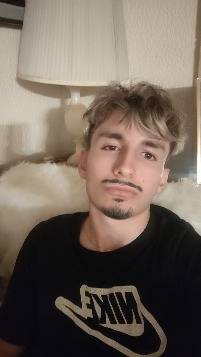 Profil de Chahine, 40 ans, Rencontre gay à Ramersberg (Obwald)