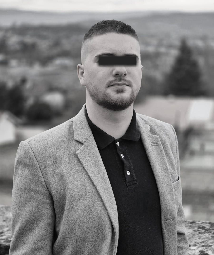 Aurélien - Rencontre gay à Göschenen Profil de Aurélien, 33 ans, Rencontre gay à Göschenen (Uri)