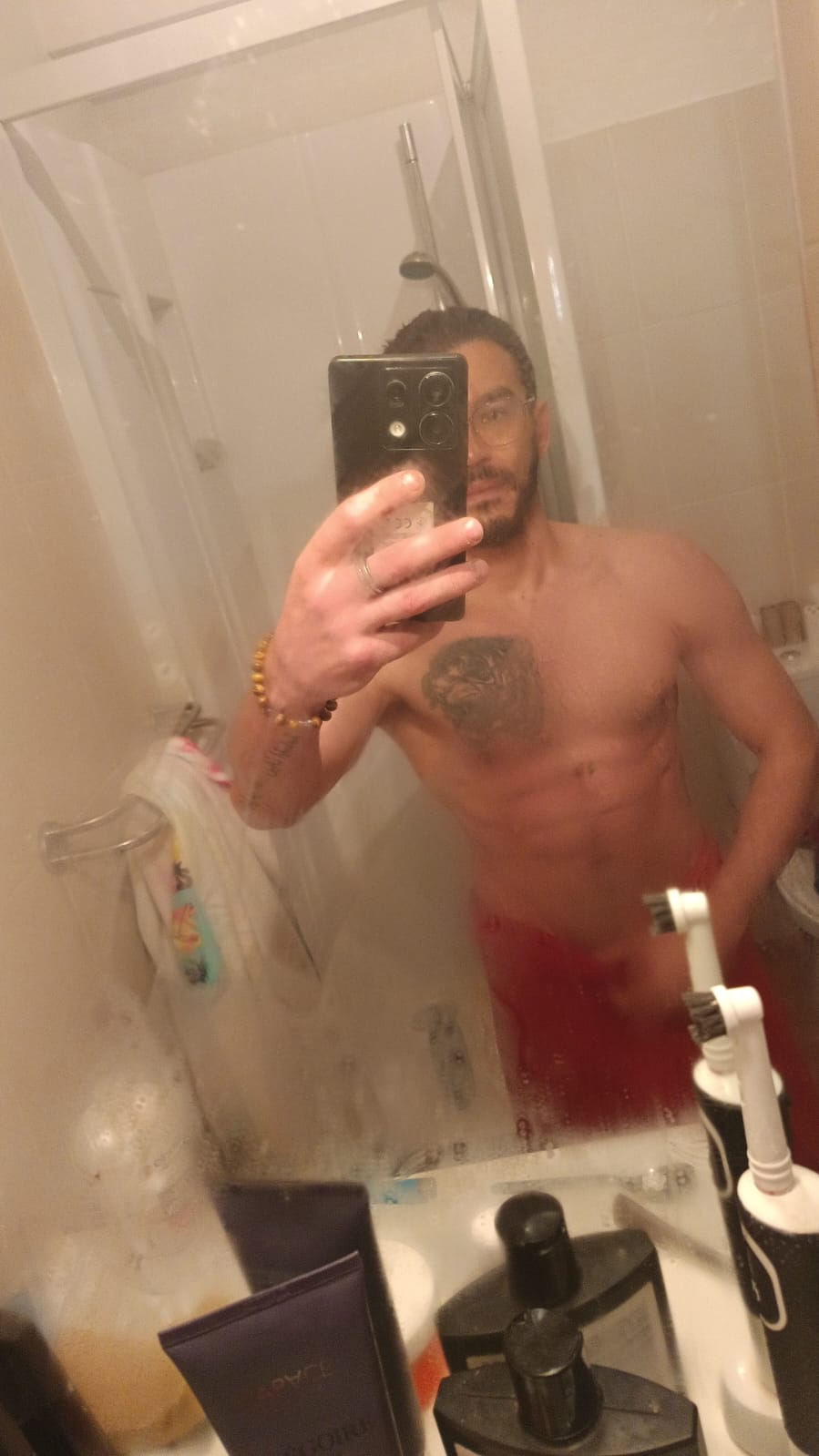 Firasse - Rencontre gay à Rosswald Profil de Firasse, 23 ans, Rencontre gay à Rosswald (Valais)