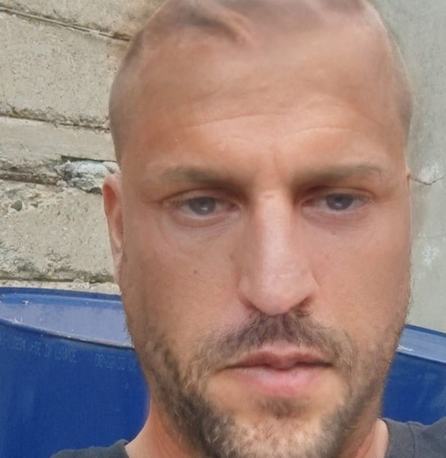 Jacques-pierre - Rencontre gay à Mühlau Profil de Jacques-pierre, 39 ans, Rencontre gay à Mühlau (Zoug)