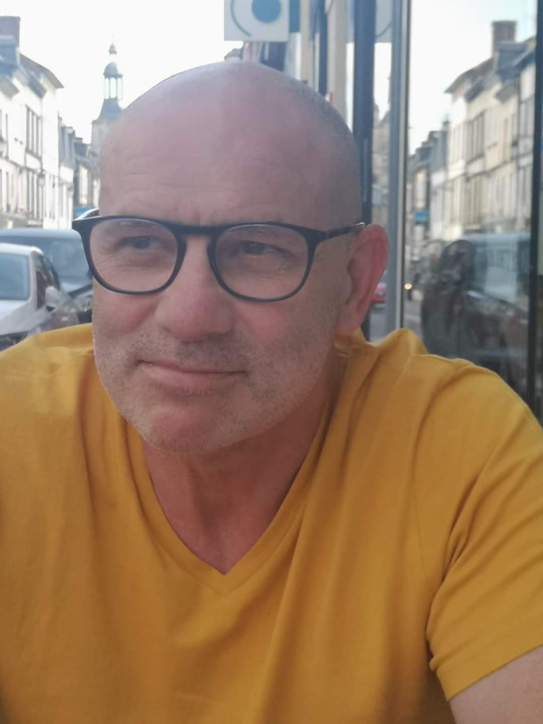 Salah-dine - Rencontre gay à Gressy Profil de Salah-dine, 43 ans, Rencontre gay à Gressy (Vaud)