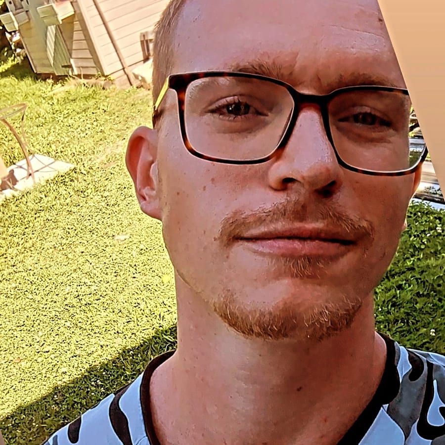 Ayham - Rencontre gay à Reckingen VS Profil de Ayham, 42 ans, Rencontre gay à Reckingen VS (Valais)