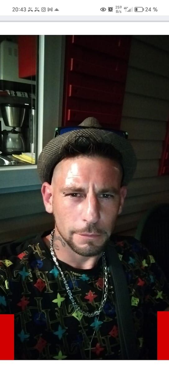 Profil de Aylane, 43 ans, Rencontre gay à Zénauva (Fribourg)