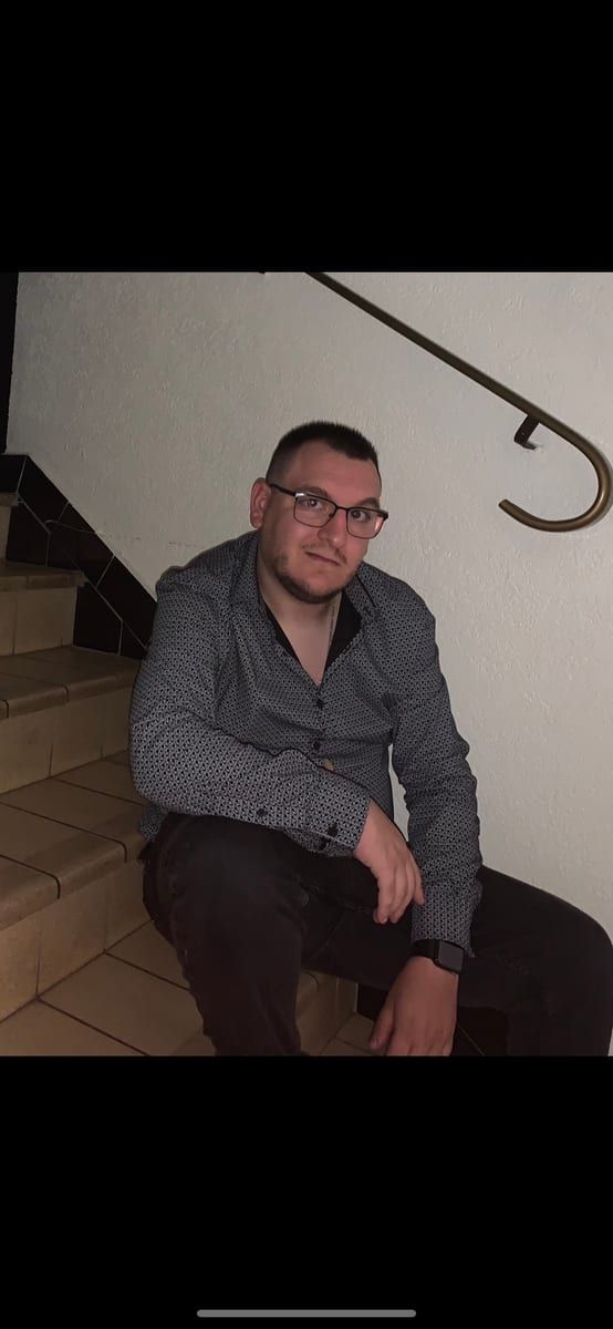 Mounoussamy - Rencontre gay à Chéserex Profil de Mounoussamy, 43 ans, Rencontre gay à Chéserex (Vaud)