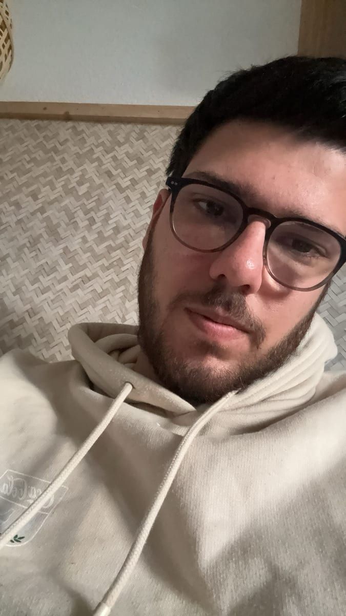 Christiano - Rencontre gay à Riedern Profil de Christiano, 27 ans, Rencontre gay à Riedern (Glaris)