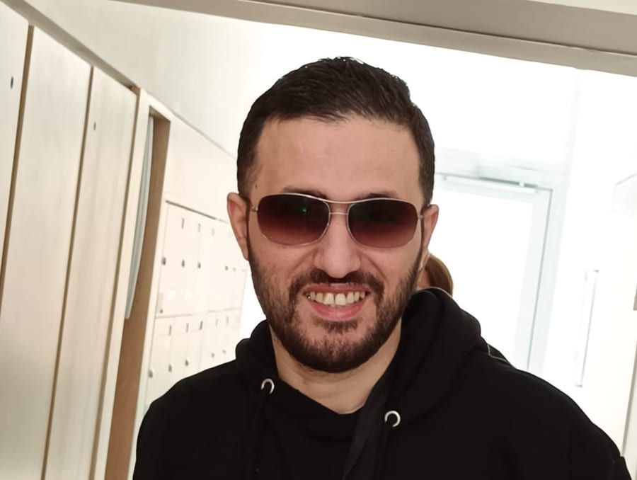 Abdelwahed - Rencontre gay à Reckingen VS Profil de Abdelwahed, 42 ans, Rencontre gay à Reckingen VS (Valais)