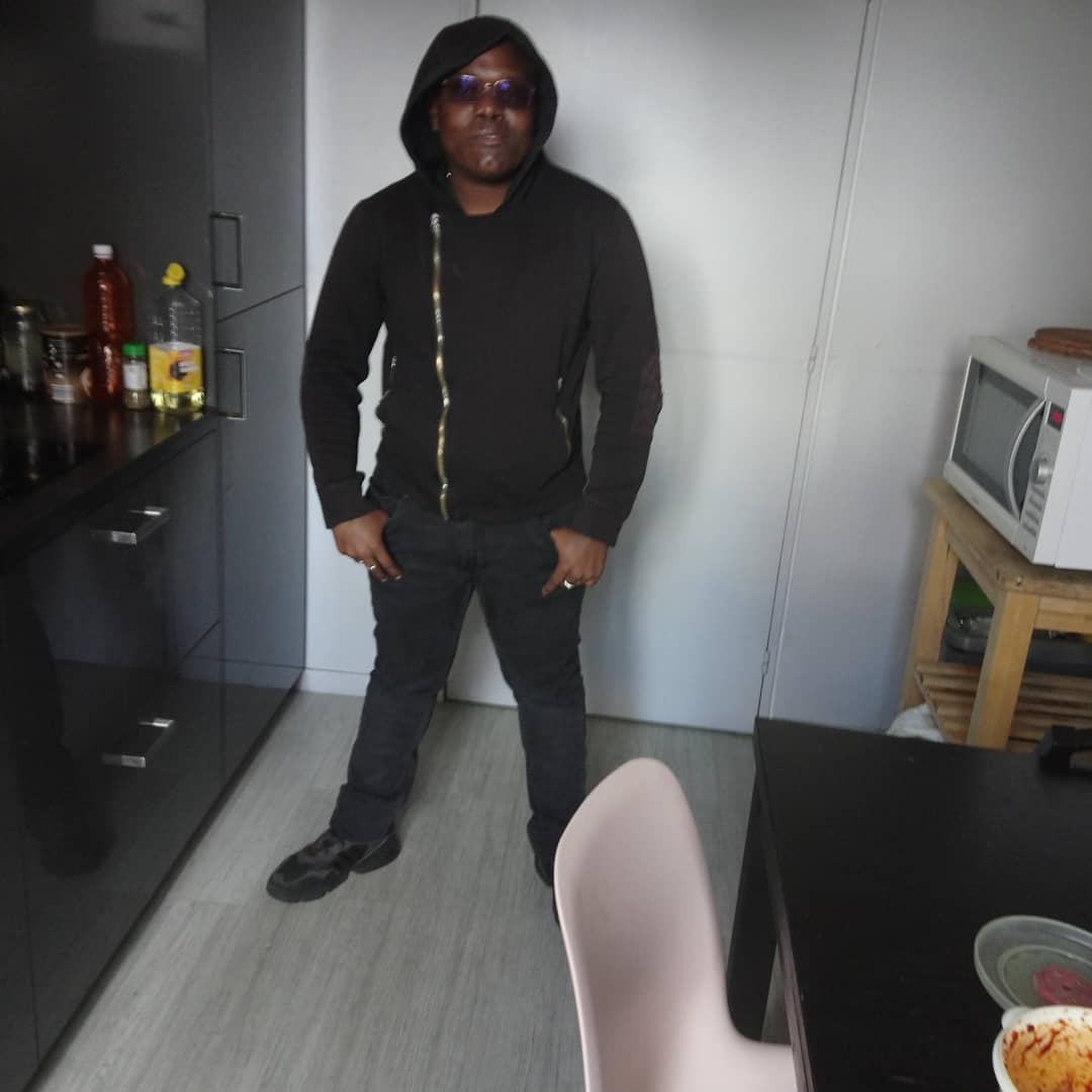Profil de Ezzio, 35 ans, Rencontre gay à Herisau (Appenzell Rhodes-Extérieures)