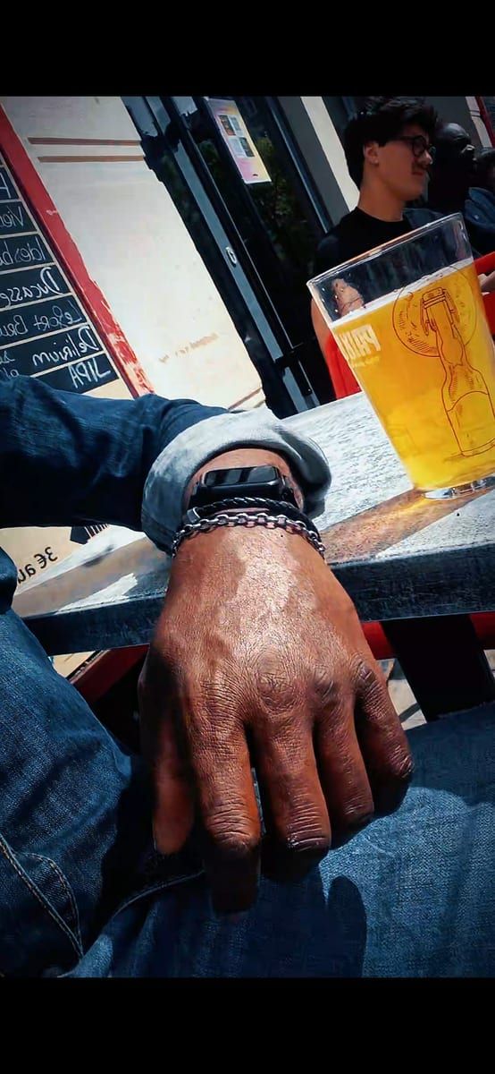 Hippolythe - Rencontre gay à Cavardiras Profil de Hippolythe, 33 ans, Rencontre gay à Cavardiras (Grisons)
