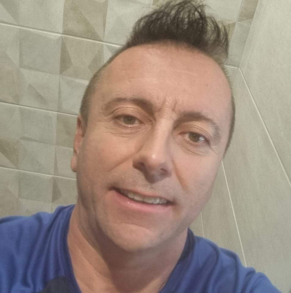 Profil de Arman, 22 ans, Rencontre gay à Niederteufen (Appenzell Rhodes-Extérieures)