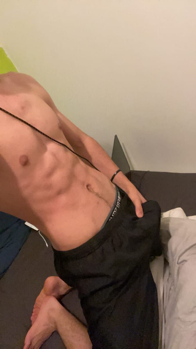 Profil de Bobby, 24 ans, Rencontre gay à Brülisau (Appenzell Rhodes-Intérieures)